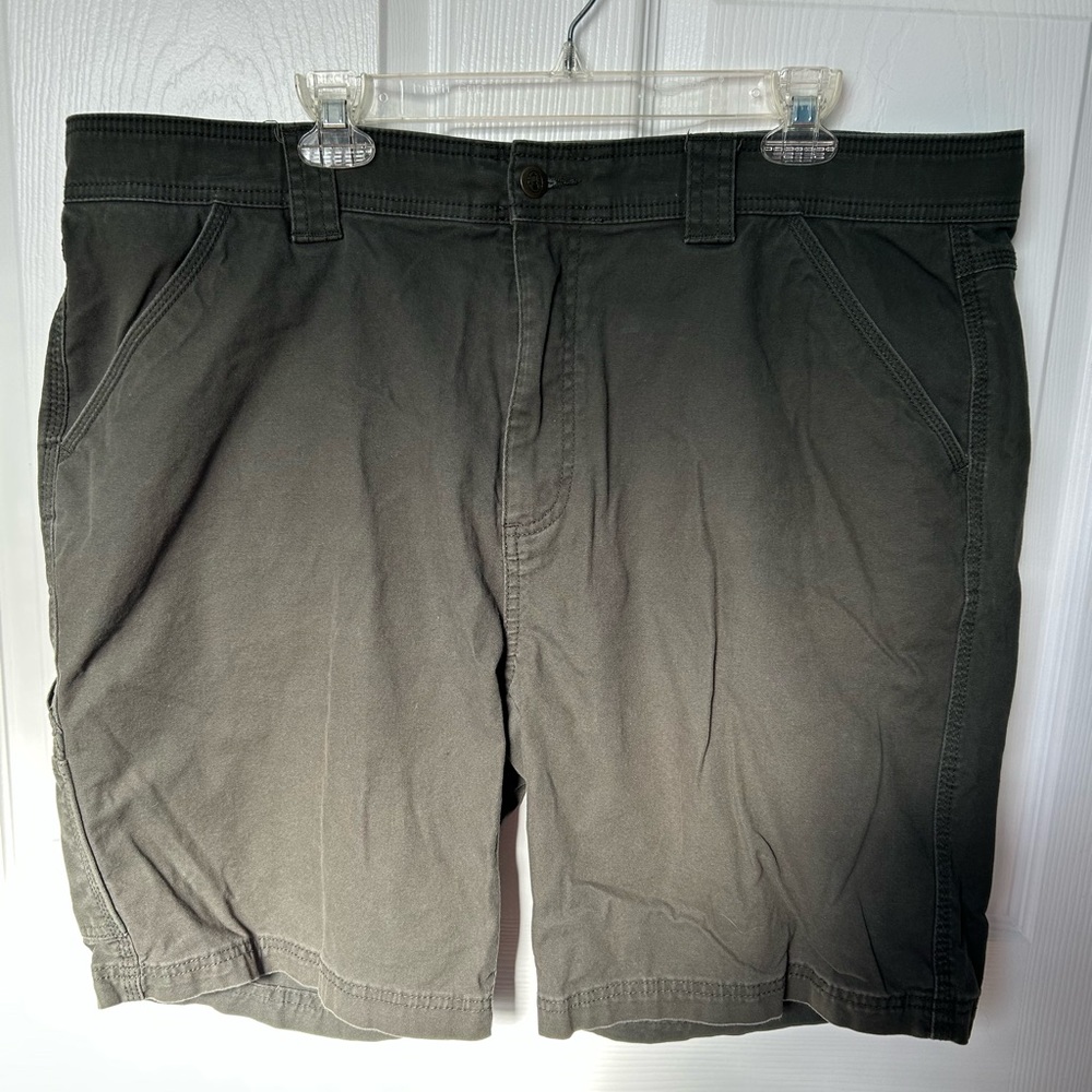 Coleman Men’s Olive Green Workwear Utility Cargo Shorts Size 40